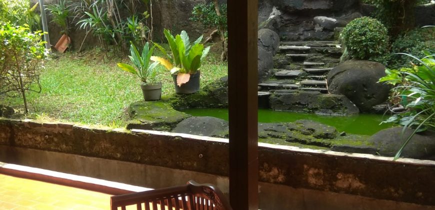 Dijual Rumah Cirendeu Bernuansa Asri Kayu