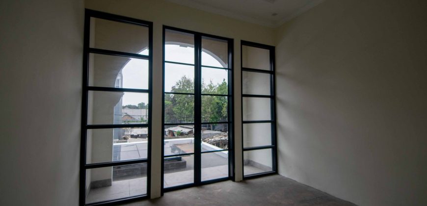 Dijual Rumah Dalam Townhouse Jati Padang