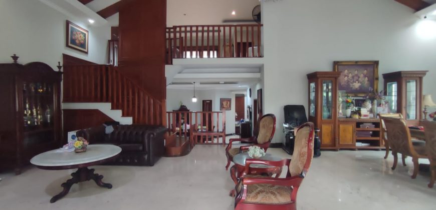 Dijual Rumah Hook 3.5 Lantai Di Kemang Timur Jakarta Selatan