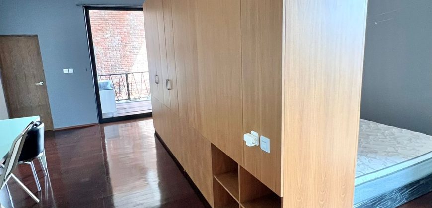 Dijual Rumah di Kemang Baru Renovasi