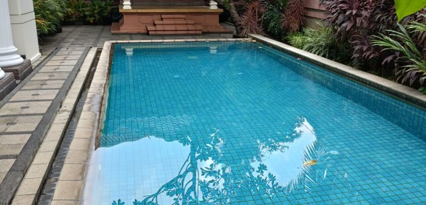 RUMAH BARU KAWASAN PONDOK INDAH SEMI FURNISHED