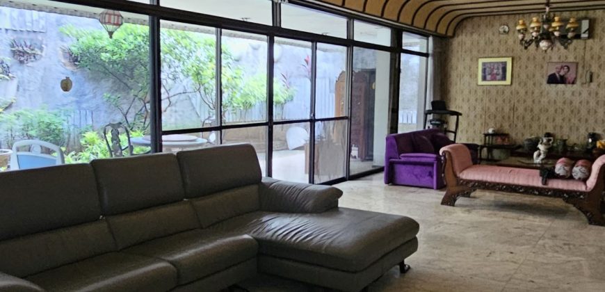 Dijual Cepat Rumah Tua Lokasi Tenang Simprug Golf