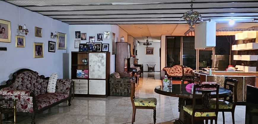 Dijual Cepat Rumah Tua Lokasi Tenang Simprug Golf