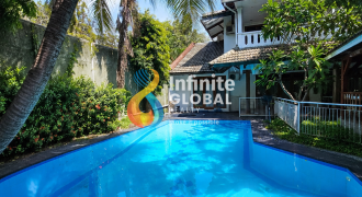 Dijual Rumah Tua Rapih di Kemang Komplek Exclusive