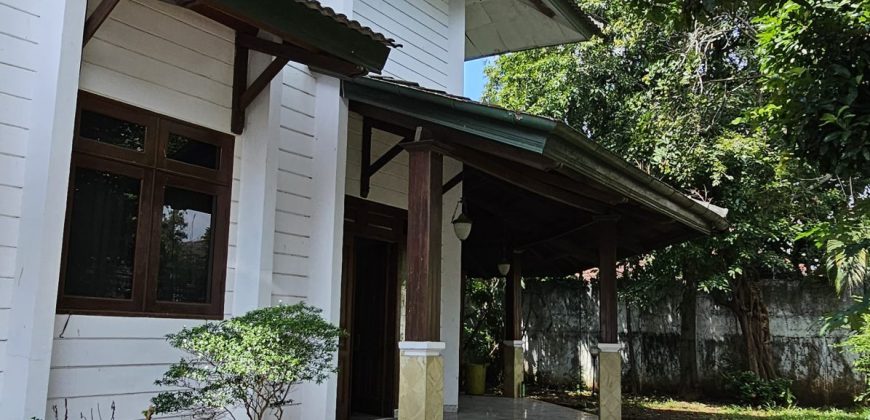 Dijual Rumah Tua Rapih di Kemang Komplek Exclusive
