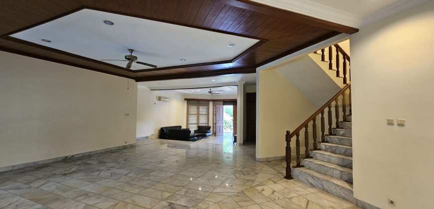Dijual Rumah Tua Rapih di Kemang Komplek Exclusive
