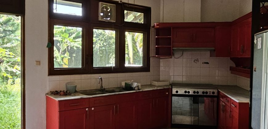 Dijual Rumah Tua Rapih di Kemang Komplek Exclusive