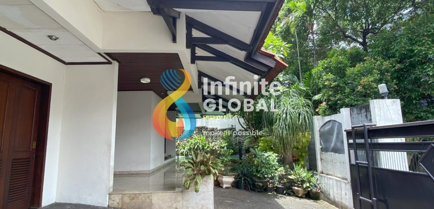 Dijual Rumah 2 Lantai Classic Area Gatot Subroto