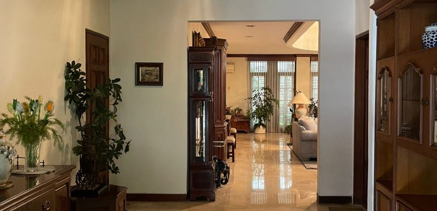 Dijual Rumah 2 Lantai Classic Area Gatot Subroto