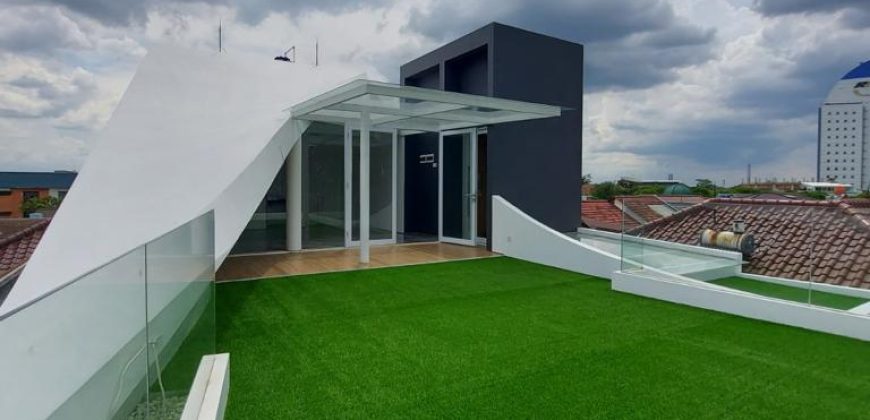 Dijual Rumah Area Exclusive Pondok Indah Tropical Modern
