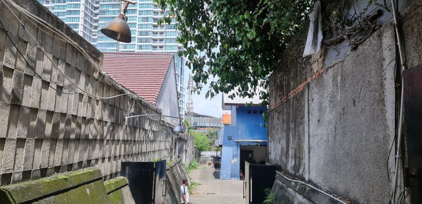 Dijual Rumah eks Kantor di Kemang