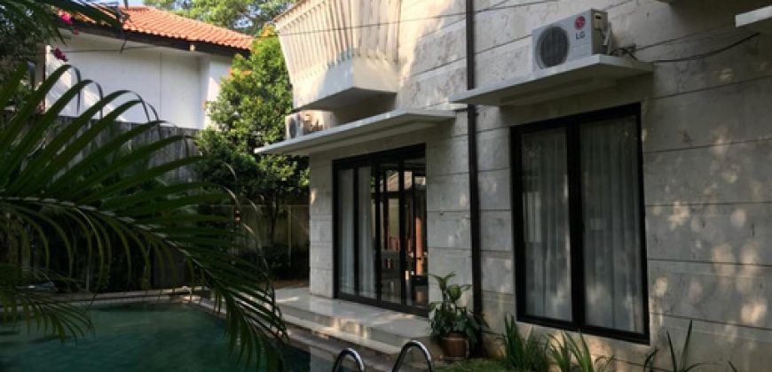 HOUSE FOR RENT DI KUNINGAN JAKARTA SELATAN