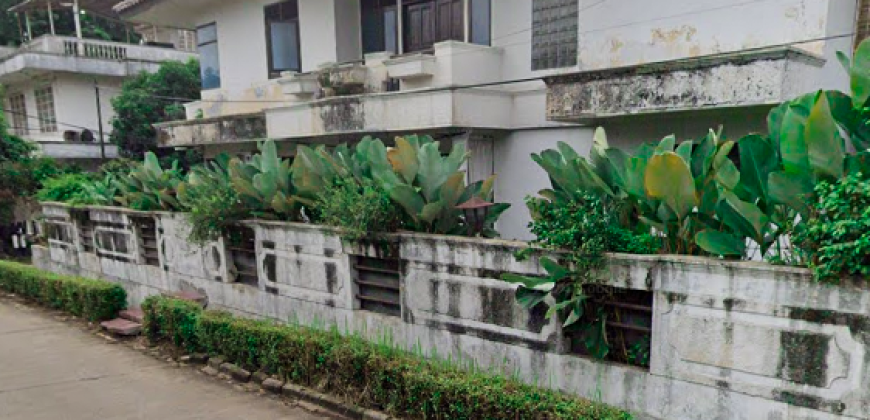 Dijual Rumah Lama di Dalam Perumahan Lokasi Hook