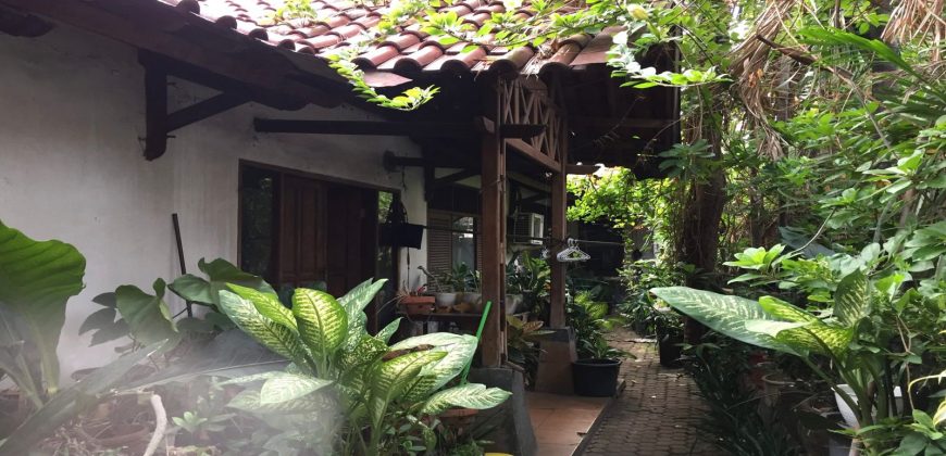 Dijual Cepat Rumah Lama Lahan Luas Lokasi Strategis Kemang