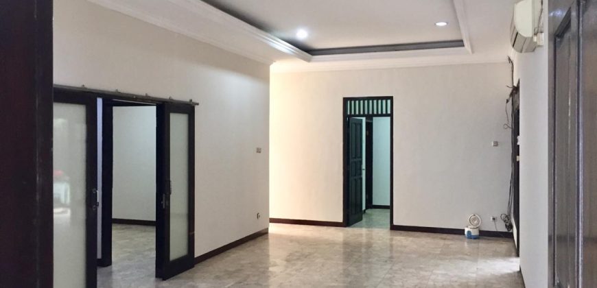 Dijual Rumah Second Terawat Baik Lokasi Nyaman Dan Strategis Dekat Blok M Plaza