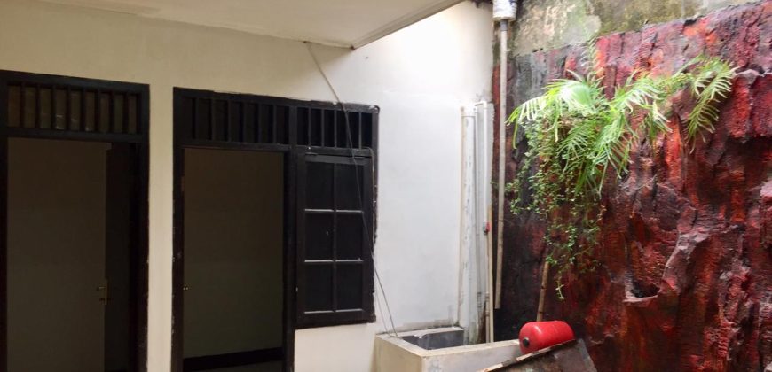 Dijual Rumah Second Terawat Baik Lokasi Nyaman Dan Strategis Dekat Blok M Plaza