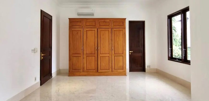 FOR SALE KEMANG RUMAH SIAP HUNI TERAWAT LOKASI DEKAT KEMANG RAYA