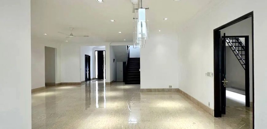 FOR SALE KEMANG RUMAH SIAP HUNI TERAWAT LOKASI DEKAT KEMANG RAYA