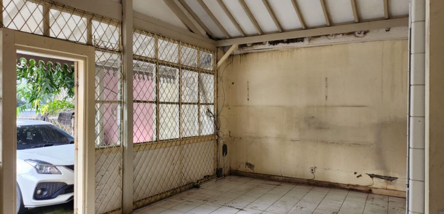Disewakan Rumah Tua Cocok Untuk Coffee Shop Dan Cafe Area Cipete