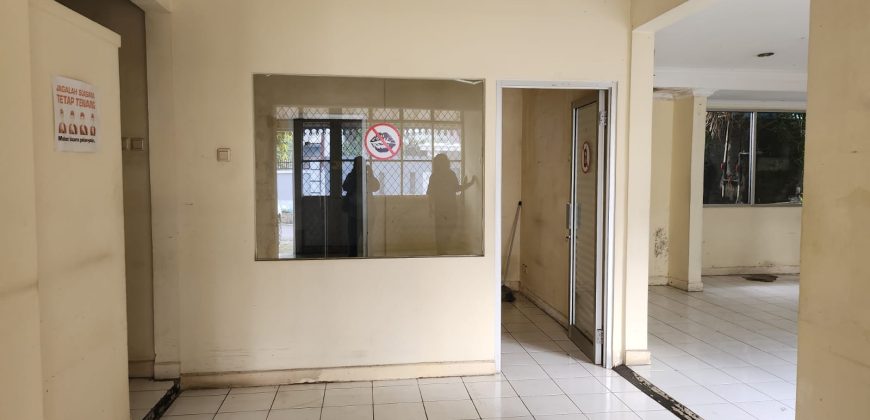 Disewakan Rumah Tua Cocok Untuk Coffee Shop Dan Cafe Area Cipete