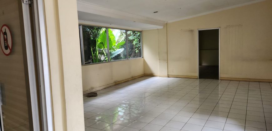 Disewakan Rumah Tua Cocok Untuk Coffee Shop Dan Cafe Area Cipete