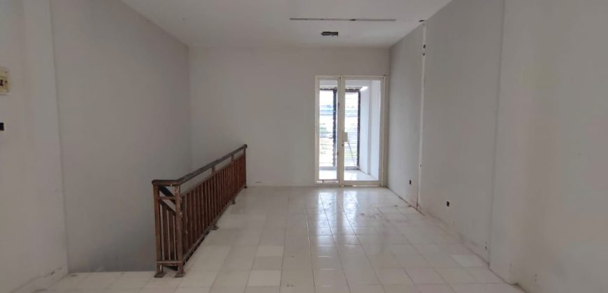 Disewakan Ruko Area Kemang Bangunan 3 Lantai