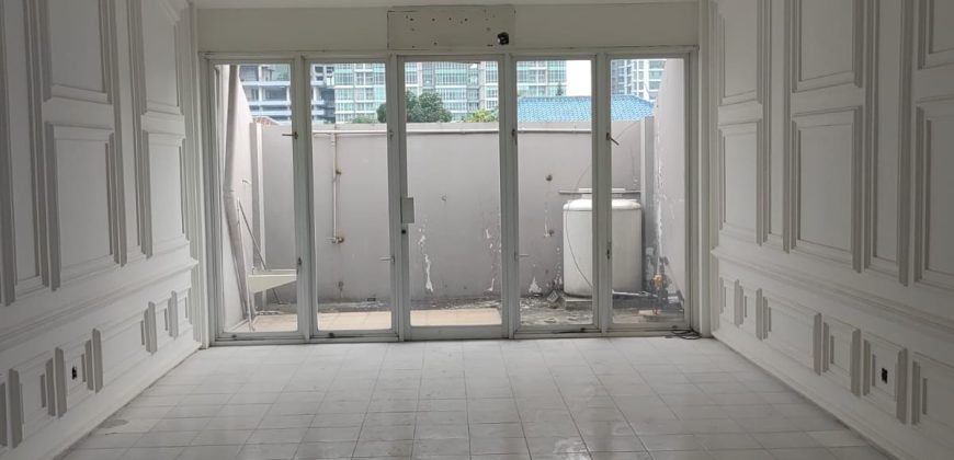 Disewakan Ruko Area Kemang Bangunan 3 Lantai