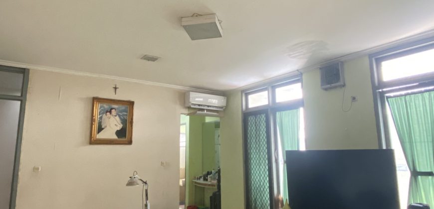 Dijual Rumah Untuk Usaha Lokasi Dekat Dengan Area Radio Dalam