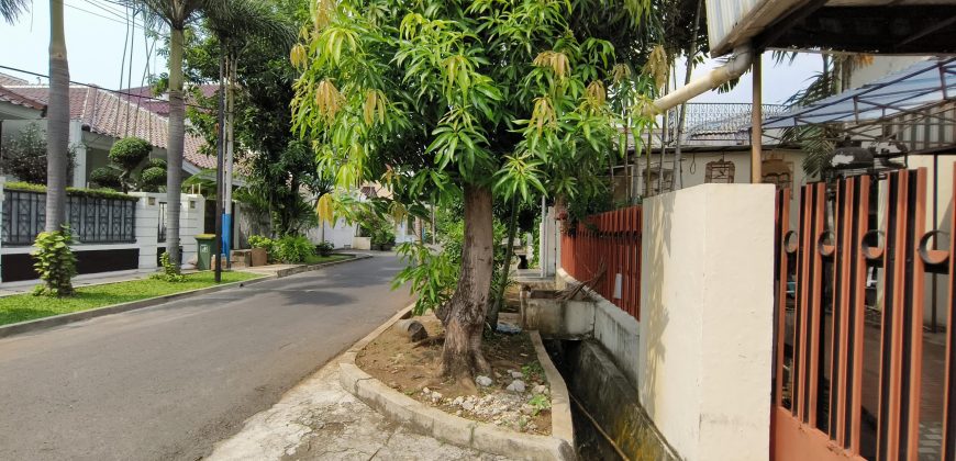 DIJUAL RUMAH DALAM KOMPLEK DI KAYU PUTIH LINGKUNGAN ASRI DAN NYAMAN