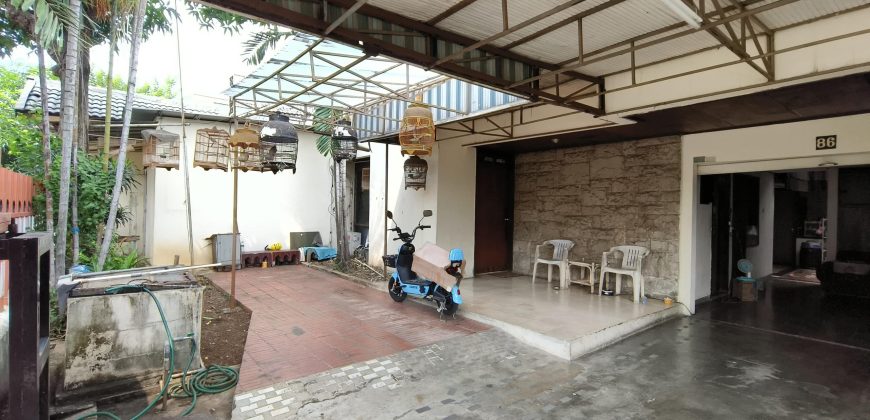 DIJUAL RUMAH DALAM KOMPLEK DI KAYU PUTIH LINGKUNGAN ASRI DAN NYAMAN