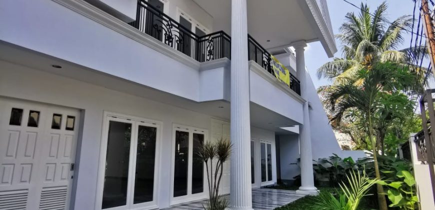 Disewakan Rumah Mewah di Hanglekir Kebayoran Baru