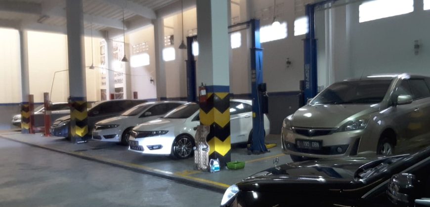 Gedung Show Room Include Bengkel Berikut Peralatan Lift Mobil Dll Body Repair Oven