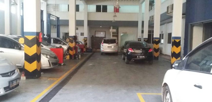 Gedung Show Room Include Bengkel Berikut Peralatan Lift Mobil Dll Body Repair Oven