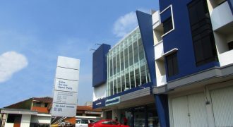 Gedung Show Room Include Bengkel Berikut Peralatan Lift Mobil Dll Body Repair Oven