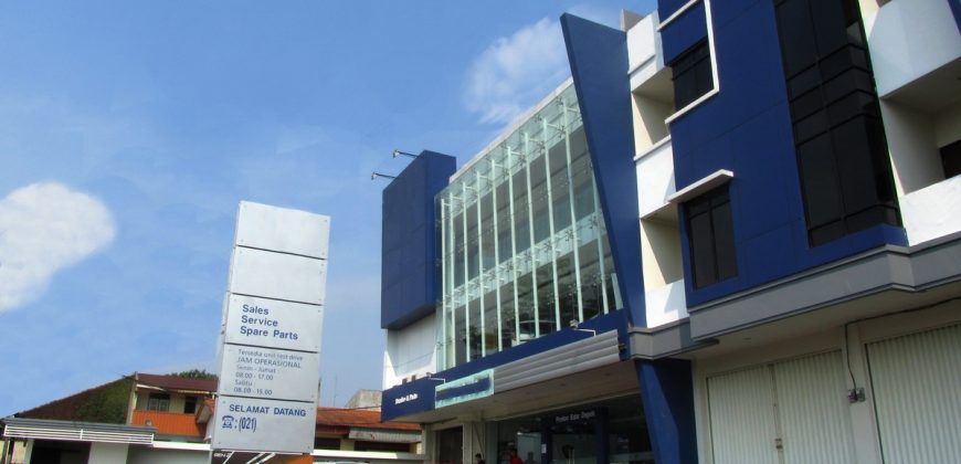 Gedung Show Room Include Bengkel Berikut Peralatan Lift Mobil Dll Body Repair Oven