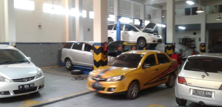 Gedung Show Room Include Bengkel Berikut Peralatan Lift Mobil Dll Body Repair Oven