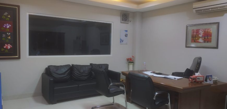 Gedung Show Room Include Bengkel Berikut Peralatan Lift Mobil Dll Body Repair Oven