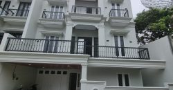 Dijual Rumah Mewah 3 Lantai Di Jagakarsa Dalam Townhouse