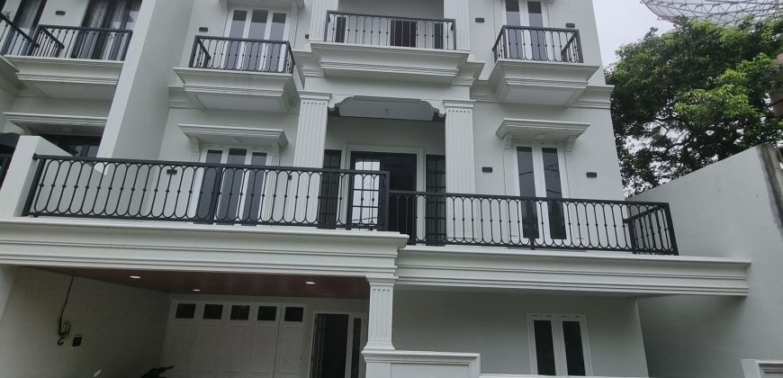 Dijual Rumah Mewah 3 Lantai Di Jagakarsa Dalam Townhouse