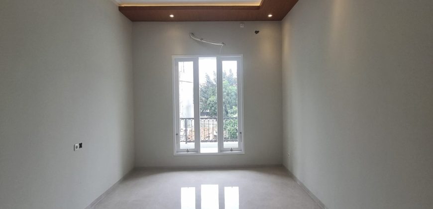 Dijual Rumah Mewah 3 Lantai Di Jagakarsa Dalam Townhouse