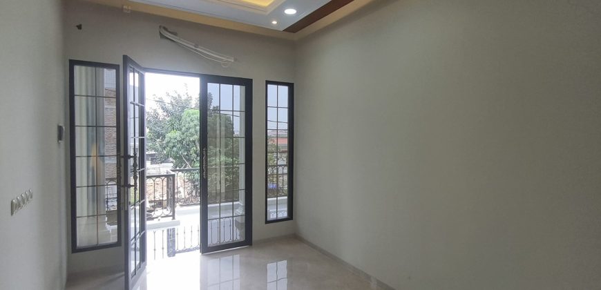 Dijual Rumah Mewah 3 Lantai Di Jagakarsa Dalam Townhouse