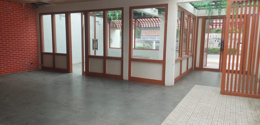 Disewakan Ruko Exclusive Area Kemang Cocok Untuk Cafe And Resto