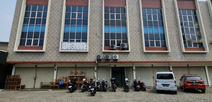Disewakan Ruko Pondok Gede Parkiran Luas