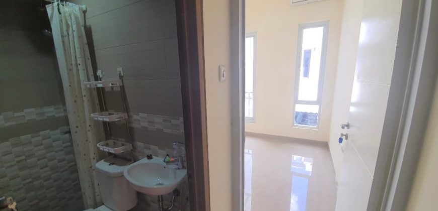 DISEWAKAN Rumah daerah Taman Ratu bangunan baru