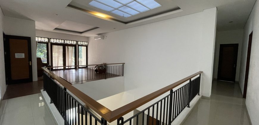 Disewakan Rumah Kebayoran Baru