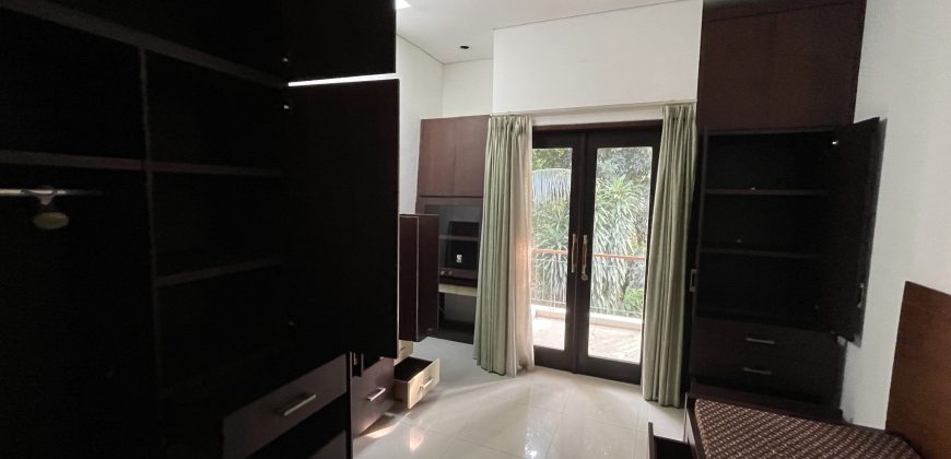 Disewakan Rumah Kebayoran Baru