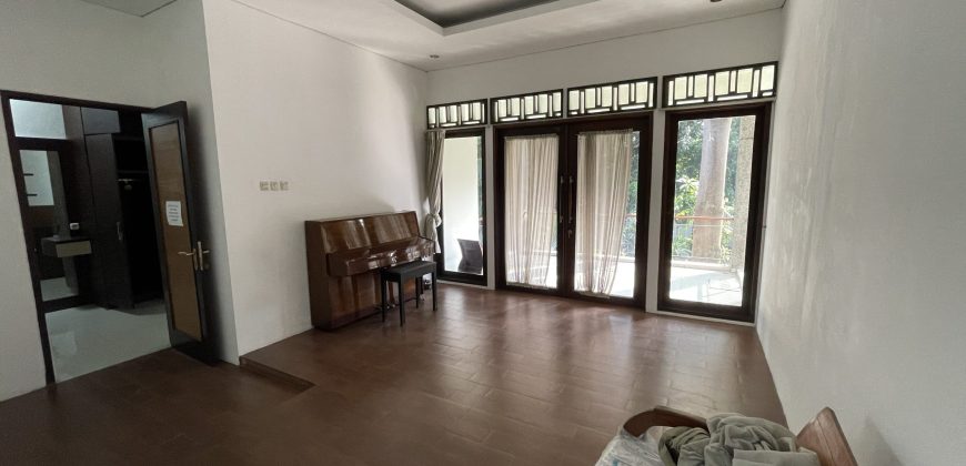 Disewakan Rumah Kebayoran Baru