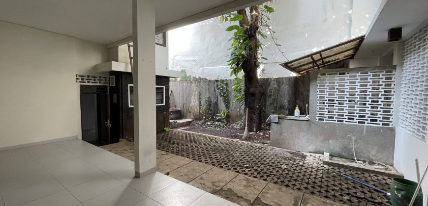 Disewakan Rumah Kebayoran Baru