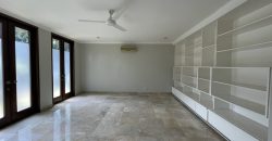 Disewakan Rumah Modern Tropical di Kemang Jakarta Selatan