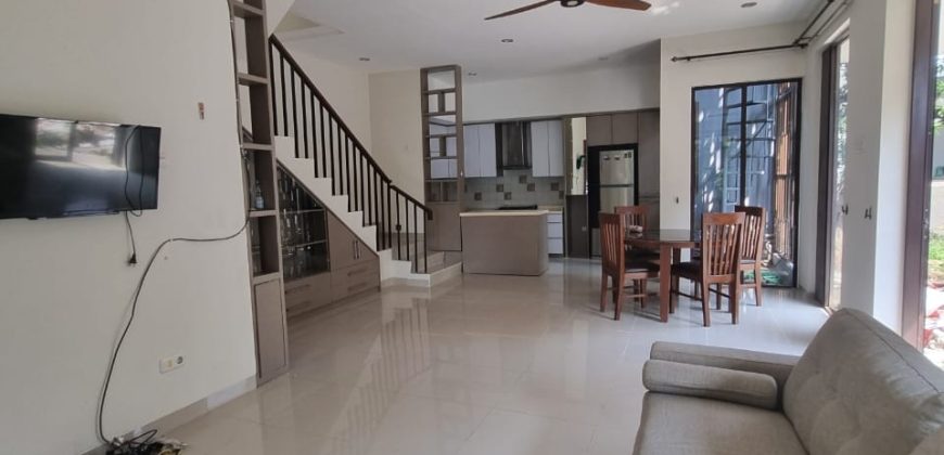 Dijual Rumah Baru Semi Furnished Kawasan Cirendeu